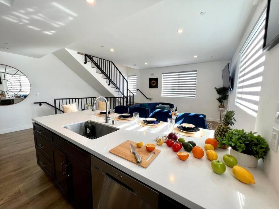 Luxury K-Town Dwelling With Private Rooftop Deck. 로스앤젤레스 외부 사진